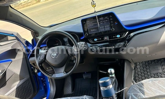 Acheter Import Voiture Toyota C-HR Bleu à Douala, Littoral Cameroon Acheter Import Voiture Toyota C-HR Bleu à Douala, Littoral Cameroon
