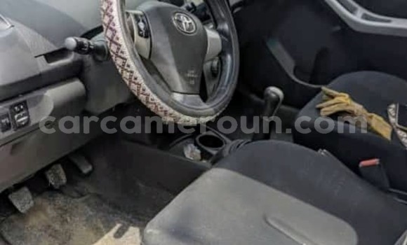 Sayi Na hannu Toyota Yaris Green Mota in Yaounde a Babban Kamaru Sayi Na hannu Toyota Yaris Green Mota in Yaounde a Babban Kamaru