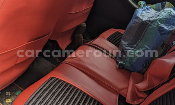 Sayi Na hannu Toyota Corolla Black Mota in Yaounde a Babban Kamaru Sayi Na hannu Toyota Corolla Black Mota in Yaounde a Babban Kamaru