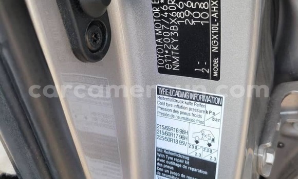 Sayi Imported Toyota C-HR Azurfa Mota in Douala a Ƙasar Kamaru Sayi Imported Toyota C-HR Azurfa Mota in Douala a Ƙasar Kamaru