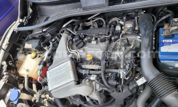 Sayi Imported Toyota C-HR Azurfa Mota in Douala a Ƙasar Kamaru Sayi Imported Toyota C-HR Azurfa Mota in Douala a Ƙasar Kamaru