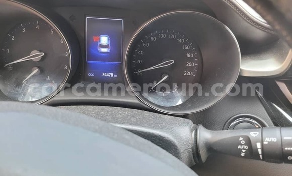 Sayi Imported Toyota C-HR Azurfa Mota in Douala a Ƙasar Kamaru Sayi Imported Toyota C-HR Azurfa Mota in Douala a Ƙasar Kamaru