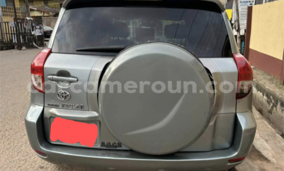 Sayi Na hannu Toyota RAV4 Green Mota in Yaounde a Babban Kamaru