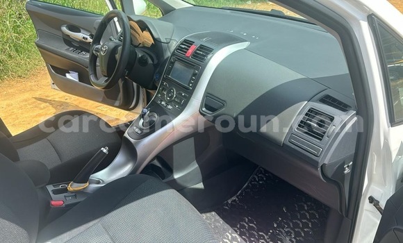 Acheter Import Voiture Toyota Auris Blanc à Douala, Littoral Cameroon Acheter Import Voiture Toyota Auris Blanc à Douala, Littoral Cameroon