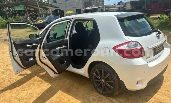 Acheter Import Voiture Toyota Auris Blanc à Douala, Littoral Cameroon Acheter Import Voiture Toyota Auris Blanc à Douala, Littoral Cameroon