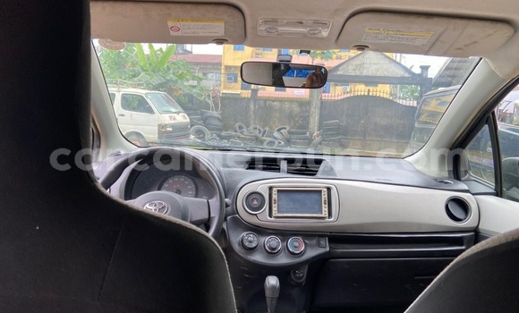 Sayi Imported Toyota Vitz Black Mota in Douala a Ƙasar Kamaru Sayi Imported Toyota Vitz Black Mota in Douala a Ƙasar Kamaru