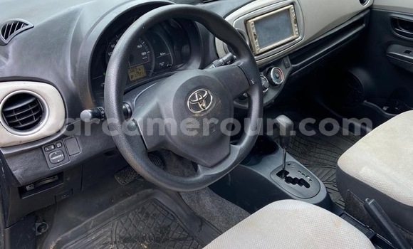 Sayi Imported Toyota Vitz Black Mota in Douala a Ƙasar Kamaru Sayi Imported Toyota Vitz Black Mota in Douala a Ƙasar Kamaru