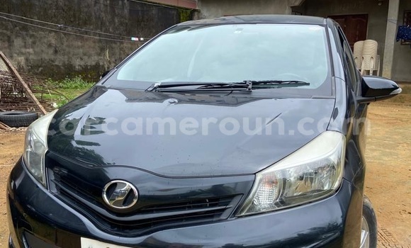 Sayi Imported Toyota Vitz Black Mota in Douala a Ƙasar Kamaru Sayi Imported Toyota Vitz Black Mota in Douala a Ƙasar Kamaru