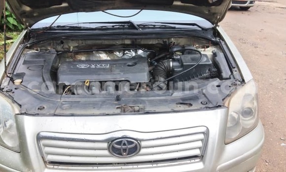 Sayi Na hannu Toyota Avensis M Mota in Douala a Ƙasar Kamaru Sayi Na hannu Toyota Avensis M Mota in Douala a Ƙasar Kamaru