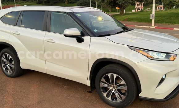 Sayi Na hannu Toyota Highlander White Mota in Yaounde a Babban Kamaru