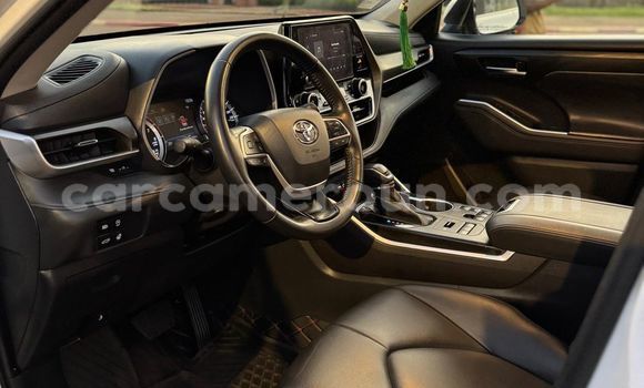 Sayi Na hannu Toyota Highlander White Mota in Yaounde a Babban Kamaru Sayi Na hannu Toyota Highlander White Mota in Yaounde a Babban Kamaru