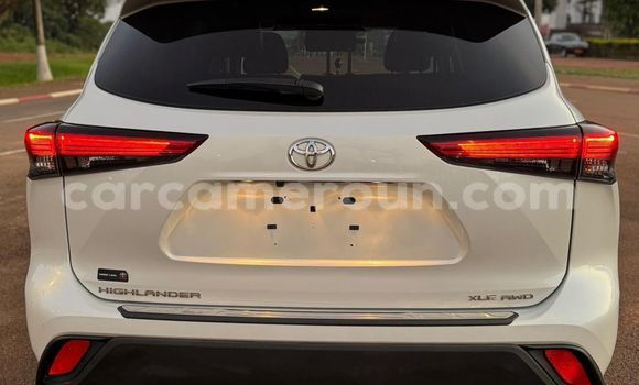 Sayi Na hannu Toyota Highlander White Mota in Yaounde a Babban Kamaru Sayi Na hannu Toyota Highlander White Mota in Yaounde a Babban Kamaru