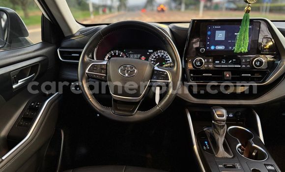 Sayi Na hannu Toyota Highlander White Mota in Yaounde a Babban Kamaru Sayi Na hannu Toyota Highlander White Mota in Yaounde a Babban Kamaru