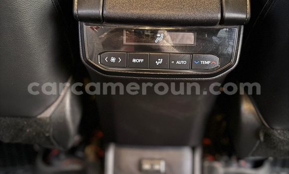 Sayi Na hannu Toyota Highlander White Mota in Yaounde a Babban Kamaru Sayi Na hannu Toyota Highlander White Mota in Yaounde a Babban Kamaru