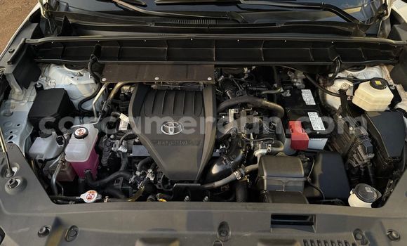 Sayi Na hannu Toyota Highlander White Mota in Yaounde a Babban Kamaru Sayi Na hannu Toyota Highlander White Mota in Yaounde a Babban Kamaru