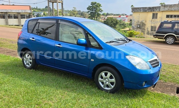 Acheter Occasion Voiture Toyota Corolla Verso Bleu à Yaoundé, Central Cameroon
