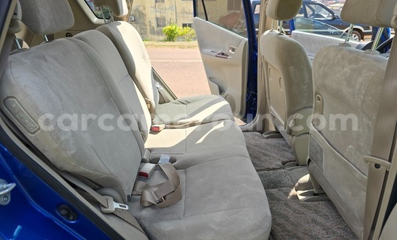 Acheter Occasion Voiture Toyota Corolla Verso Bleu à Yaoundé, Central Cameroon Acheter Occasion Voiture Toyota Corolla Verso Bleu à Yaoundé, Central Cameroon