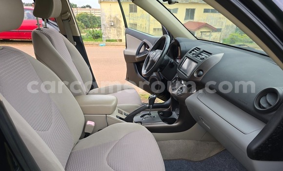 Acheter Occasion Voiture Toyota Vanguard Noir à Yaoundé, Central Cameroon Acheter Occasion Voiture Toyota Vanguard Noir à Yaoundé, Central Cameroon