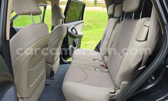 Acheter Occasion Voiture Toyota Vanguard Noir à Yaoundé, Central Cameroon Acheter Occasion Voiture Toyota Vanguard Noir à Yaoundé, Central Cameroon