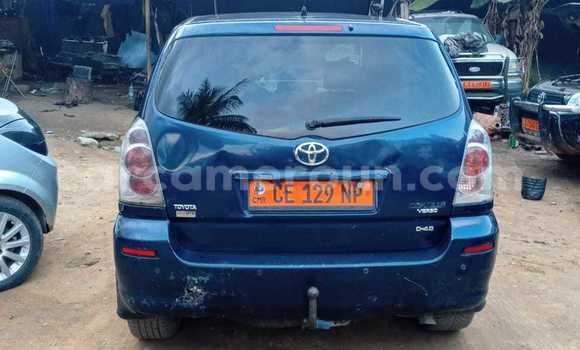 Sayi Na hannu Toyota Corolla Verso Blue Mota in Douala a Ƙasar Kamaru Sayi Na hannu Toyota Corolla Verso Blue Mota in Douala a Ƙasar Kamaru