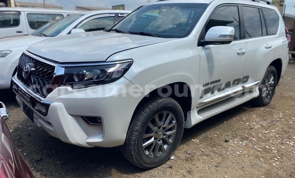 Acheter Neuf Voiture Toyota Prado Blanc à Douala, Littoral Cameroon Acheter Neuf Voiture Toyota Prado Blanc à Douala, Littoral Cameroon