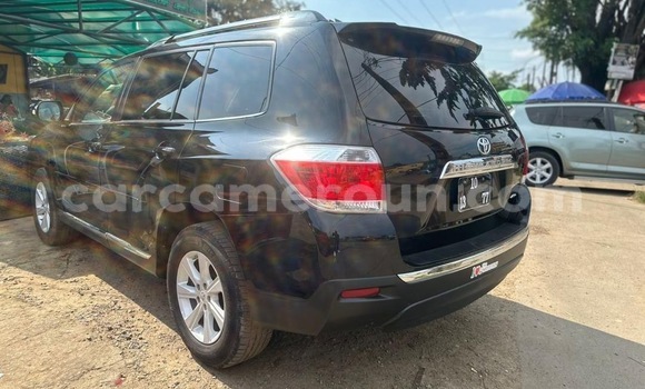 Sayi Sabo Toyota Highlander M Mota in Douala a Ƙasar Kamaru Sayi Sabo Toyota Highlander M Mota in Douala a Ƙasar Kamaru