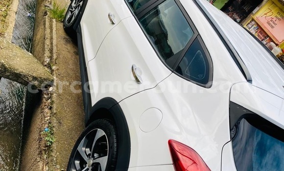 Sayi Sabo Hyundai Tucson White Mota in Douala a Ƙasar Kamaru Sayi Sabo Hyundai Tucson White Mota in Douala a Ƙasar Kamaru