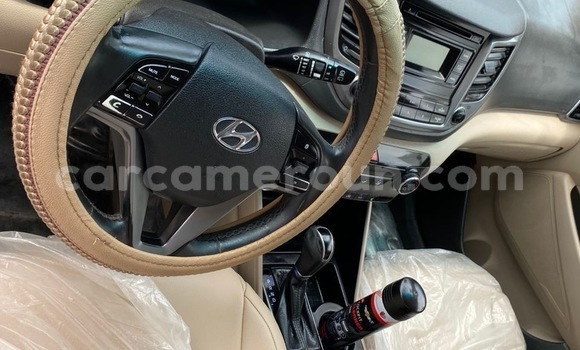 Sayi Sabo Hyundai Tucson White Mota in Douala a Ƙasar Kamaru Sayi Sabo Hyundai Tucson White Mota in Douala a Ƙasar Kamaru