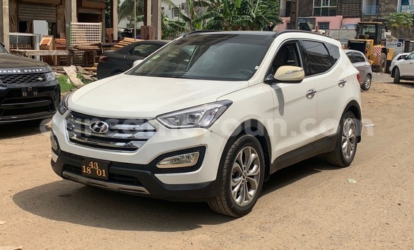 Buy Import Hyundai Santa Fe White Car in Douala in Littoral Cameroon Buy Import Hyundai Santa Fe White Car in Douala in Littoral Cameroon