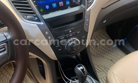 Acheter Import Voiture Hyundai Santa Fe Blanc à Douala, Littoral Cameroon Acheter Import Voiture Hyundai Santa Fe Blanc à Douala, Littoral Cameroon