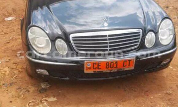 Sayi Na hannu Mercedes‒Benz E–Class Black Mota in Yaounde a Babban Kamaru
