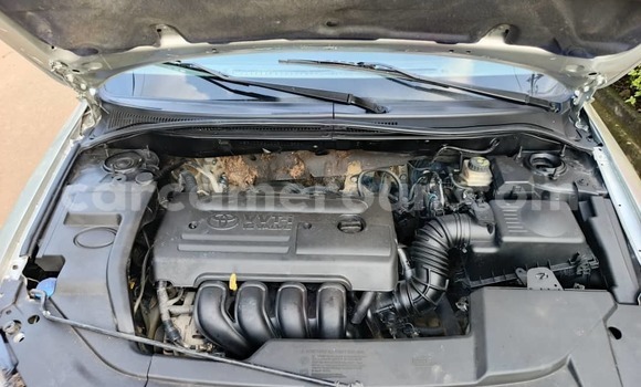 Sayi Na hannu Toyota Avensis Azurfa Mota in Yaounde a Babban Kamaru Sayi Na hannu Toyota Avensis Azurfa Mota in Yaounde a Babban Kamaru