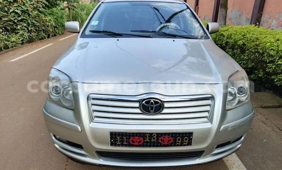 Sayi Na hannu Toyota Avensis Azurfa Mota in Yaounde a Babban Kamaru Sayi Na hannu Toyota Avensis Azurfa Mota in Yaounde a Babban Kamaru