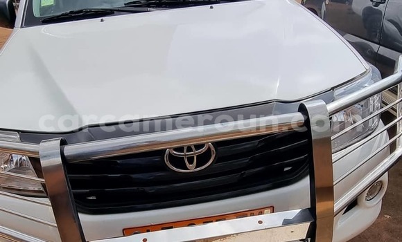 Acheter Occasion Voiture Toyota Pickup Blanc à Yaoundé, Central Cameroon Acheter Occasion Voiture Toyota Pickup Blanc à Yaoundé, Central Cameroon