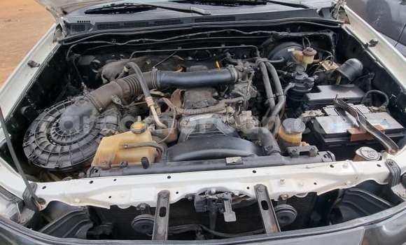 Acheter Occasion Voiture Toyota Pickup Blanc à Yaoundé, Central Cameroon Acheter Occasion Voiture Toyota Pickup Blanc à Yaoundé, Central Cameroon