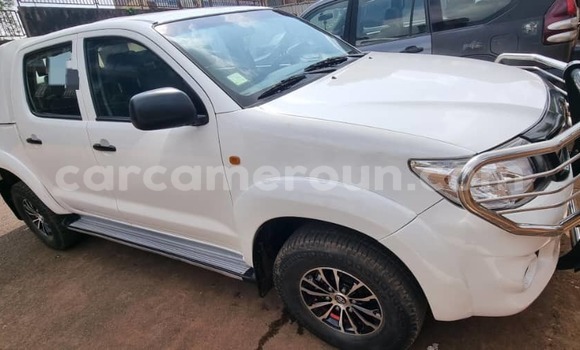 Acheter Occasion Voiture Toyota Pickup Blanc à Yaoundé, Central Cameroon Acheter Occasion Voiture Toyota Pickup Blanc à Yaoundé, Central Cameroon