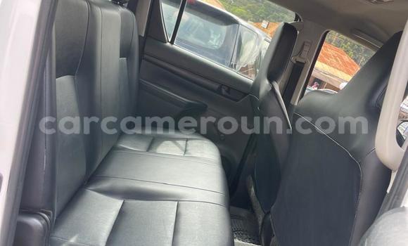 Acheter Occasion Voiture Toyota Hilux Blanc à Yaoundé, Central Cameroon Acheter Occasion Voiture Toyota Hilux Blanc à Yaoundé, Central Cameroon