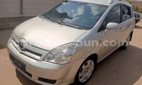 Acheter Occasion Voiture Toyota Corolla Verso Gris à Douala, Littoral Cameroon