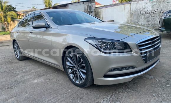 Sayi Imported Hyundai Genesis M Mota in Douala a Ƙasar Kamaru