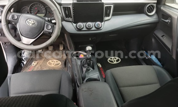 Acheter Occasion Voiture Toyota RAV4 Gris à Douala, Littoral Cameroon Acheter Occasion Voiture Toyota RAV4 Gris à Douala, Littoral Cameroon