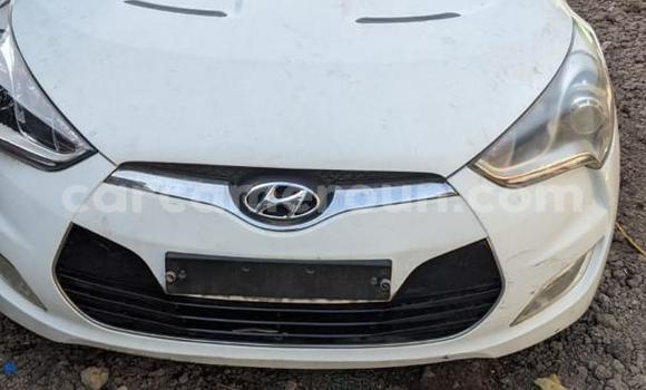 Buy Used Hyundai Veloster White Car in Douala in Littoral Cameroon Buy Used Hyundai Veloster White Car in Douala in Littoral Cameroon