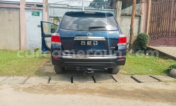 Sayi Na hannu Toyota Highlander Blue Mota in Douala a Ƙasar Kamaru Sayi Na hannu Toyota Highlander Blue Mota in Douala a Ƙasar Kamaru