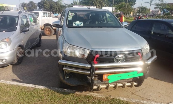Buy Used Toyota Hiluxe VIGO Silver Car in Douala in Littoral Cameroon