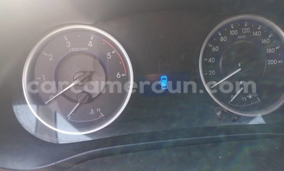 Sayi Na hannu Toyota Hiluxe VIGO Azurfa Mota in Douala a Ƙasar Kamaru Sayi Na hannu Toyota Hiluxe VIGO Azurfa Mota in Douala a Ƙasar Kamaru