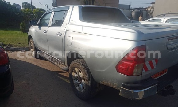Sayi Na hannu Toyota Hiluxe VIGO Azurfa Mota in Douala a Ƙasar Kamaru Sayi Na hannu Toyota Hiluxe VIGO Azurfa Mota in Douala a Ƙasar Kamaru