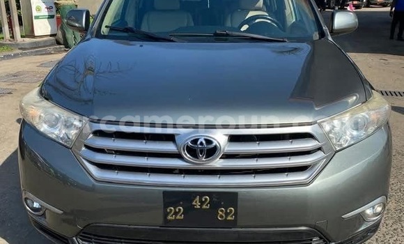 Sayi Imported Toyota Highlander Sauran Mota in Douala a Ƙasar Kamaru Sayi Imported Toyota Highlander Sauran Mota in Douala a Ƙasar Kamaru