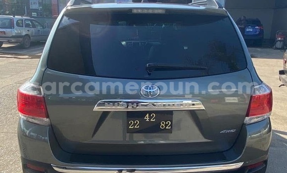 Sayi Imported Toyota Highlander Sauran Mota in Douala a Ƙasar Kamaru Sayi Imported Toyota Highlander Sauran Mota in Douala a Ƙasar Kamaru