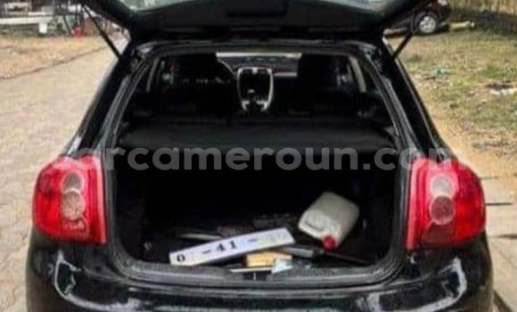 Sayi Na hannu Toyota Auris Black Mota in Douala a Ƙasar Kamaru Sayi Na hannu Toyota Auris Black Mota in Douala a Ƙasar Kamaru