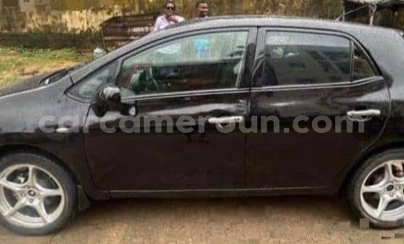 Sayi Na hannu Toyota Auris Black Mota in Douala a Ƙasar Kamaru Sayi Na hannu Toyota Auris Black Mota in Douala a Ƙasar Kamaru