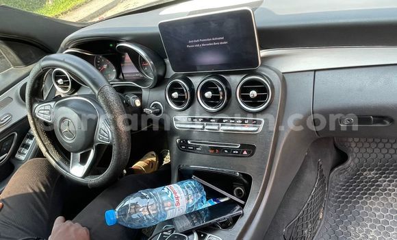 Sayi Imported Mercedes‒Benz C–Class Azurfa Mota in Douala a Ƙasar Kamaru Sayi Imported Mercedes‒Benz C–Class Azurfa Mota in Douala a Ƙasar Kamaru